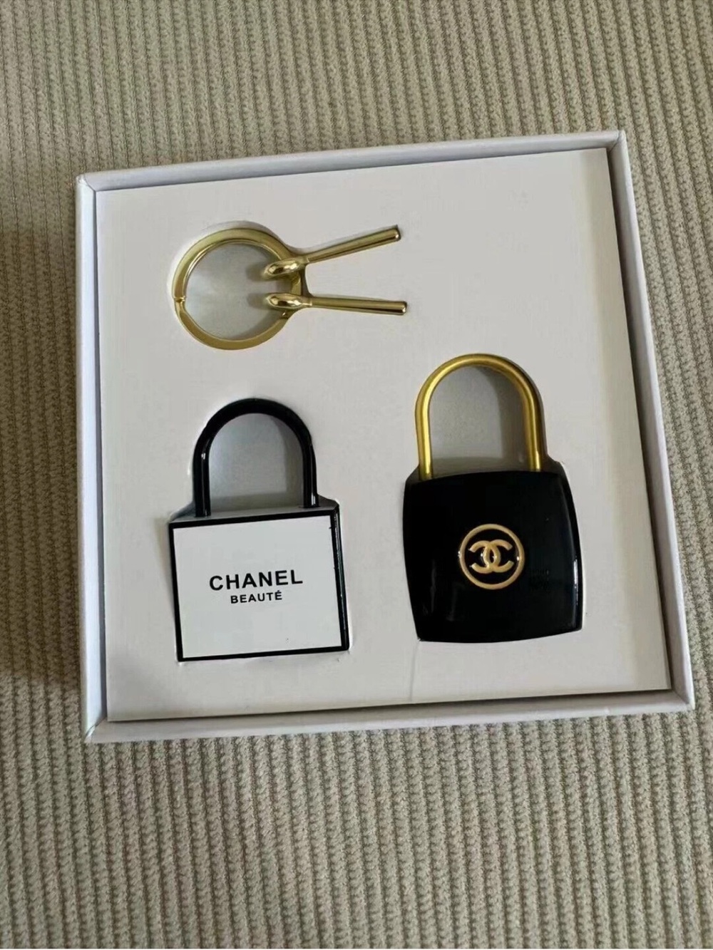 GWP Black, White & Gold Padlock Key & Card Holder Set